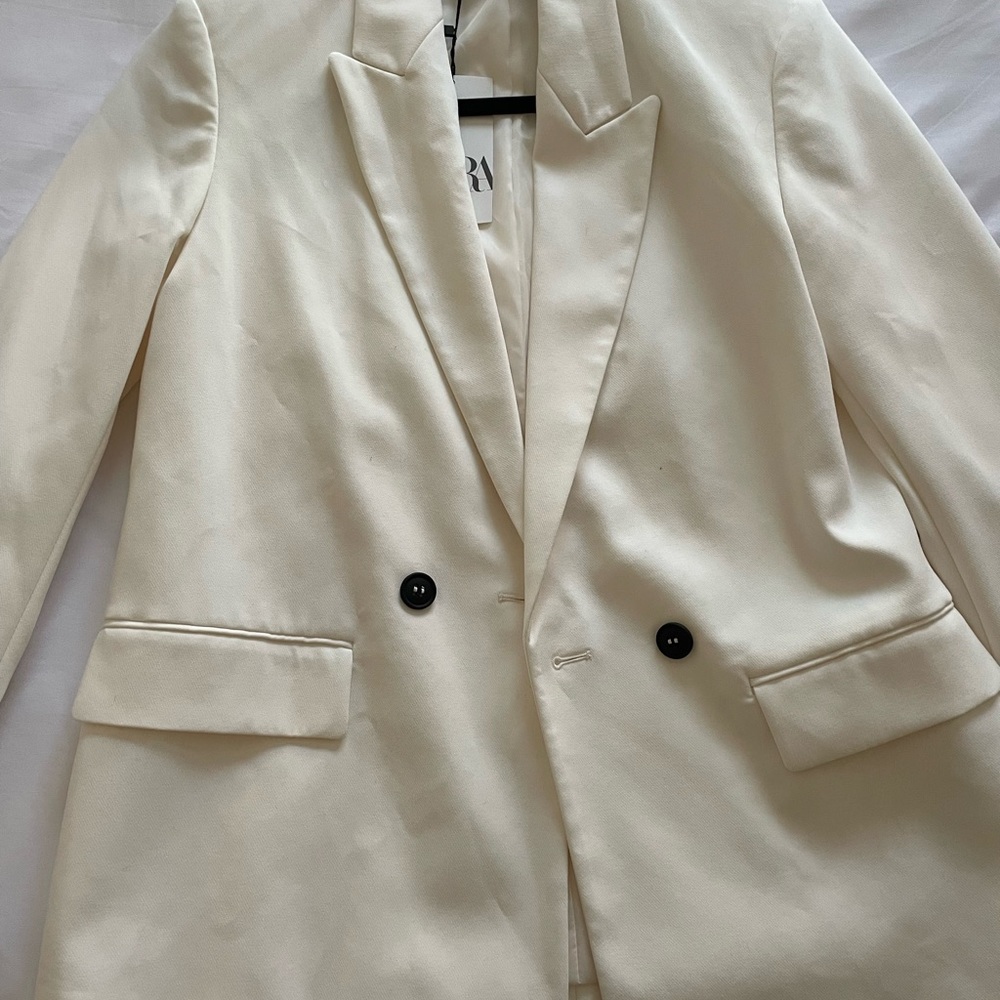 White blazer - Picture 2 of 16